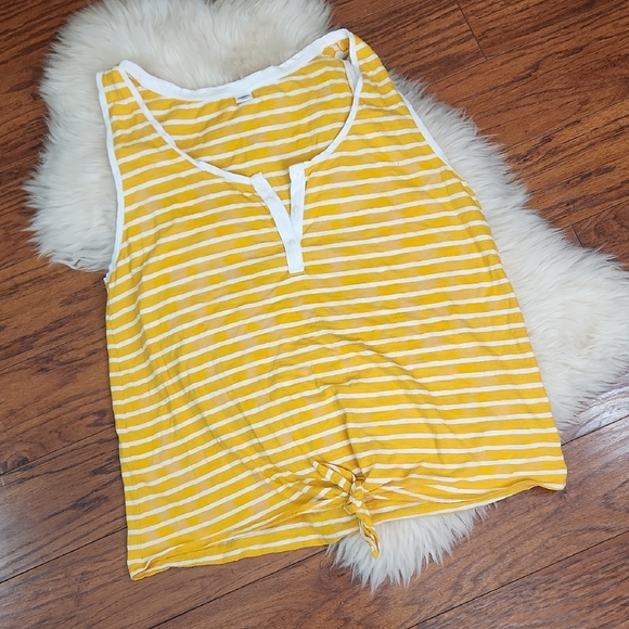 Old Navy Tops - Old Navy Tie Front 3 Button Cotton Tank Top